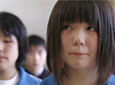 日本震后中小学举行毕业典礼 含泪齐唱校歌