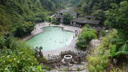 气温骤降寒气来袭 盘点国内四大温泉浴